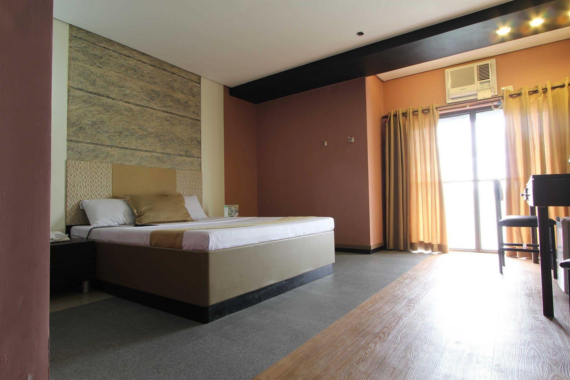 Hotel Dreamworld Araneta Cubao Eksteriør billede