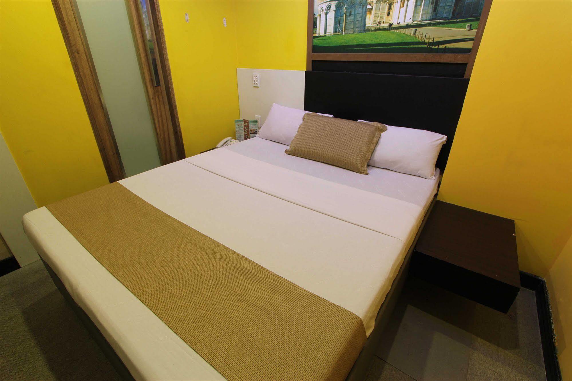 Hotel Dreamworld Araneta Cubao Eksteriør billede